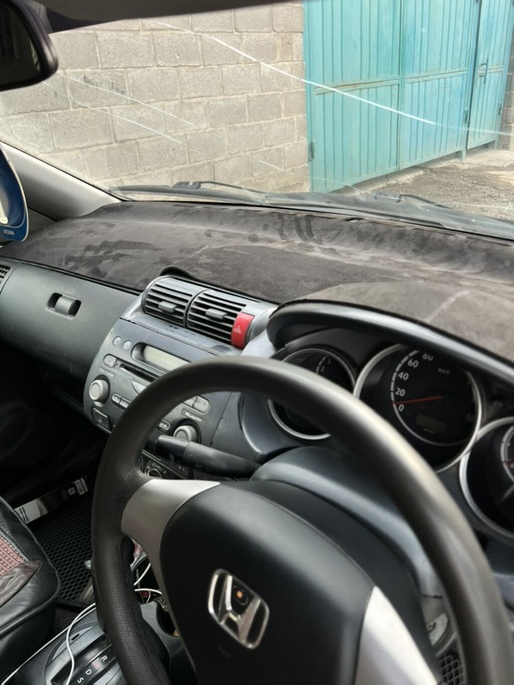Honda Fit: 2002 г., 1.3 л, Вариатор, Бензин, Хэтчбэк: фото 5