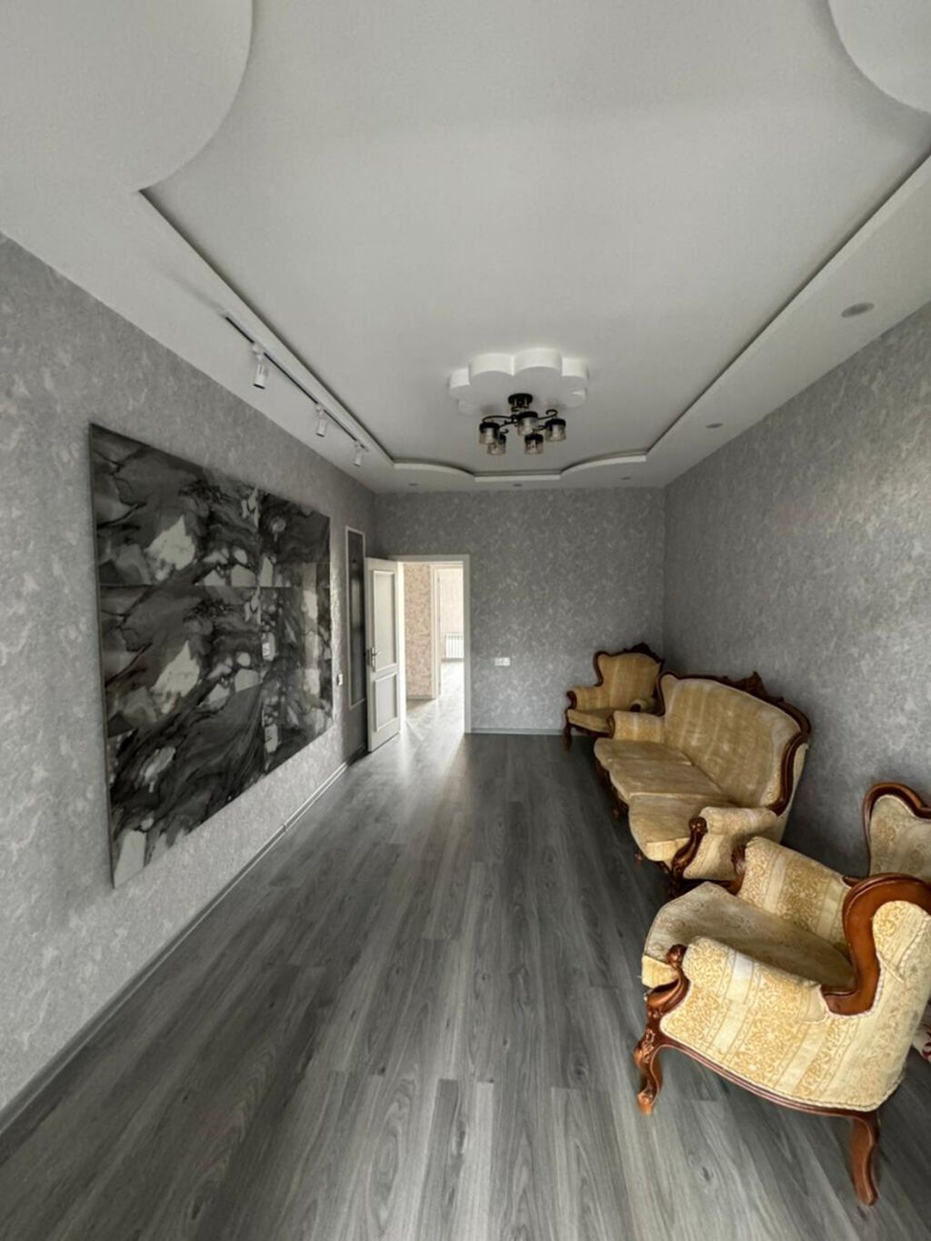 Nəsimidə 3 otaqlı köhnə tikili mənzil satılır, 80 m², 235 000 AZN, şəkil 2 / 12