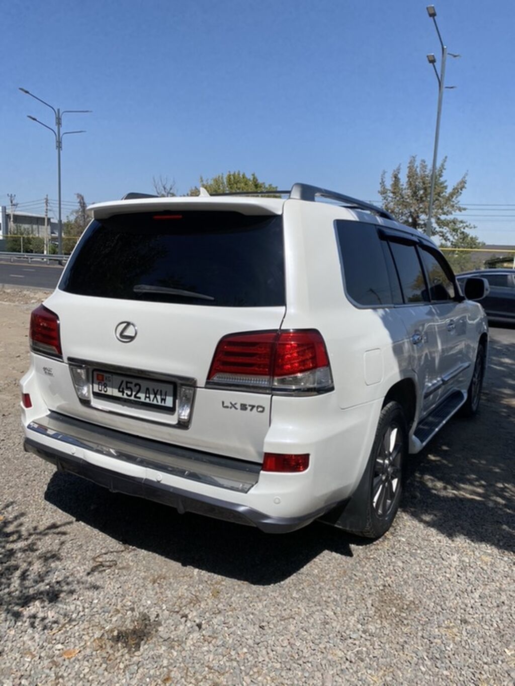 Lexus LX: 2011 г., 5.7 л, Автомат, Бензин, Внедорожник: фото 4