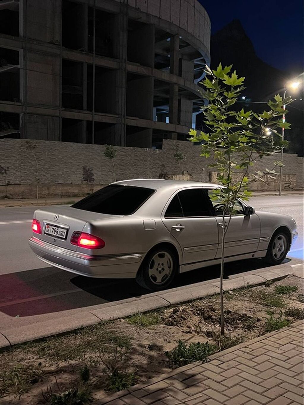 Mercedes-Benz E-Class: 2001 г., 3.2 л, Автомат, Бензин, Седан: фото 8