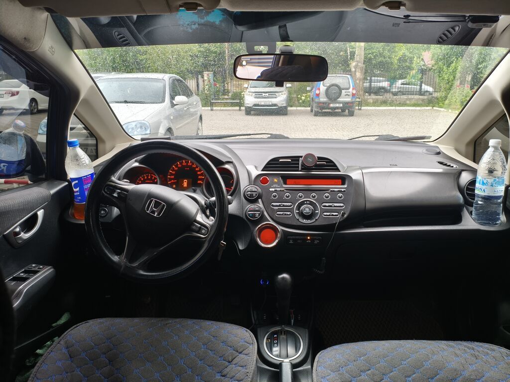 Honda Jazz: 2011 г., 1.3 л, Вариатор, Бензин, Хэтчбэк: фото 6