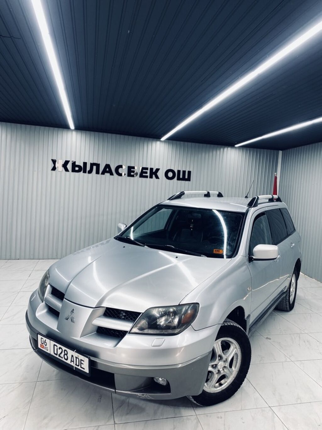 Mitsubishi Outlander: 2003 г., 2 л, Механика, Бензин, Кроссовер: фото 2