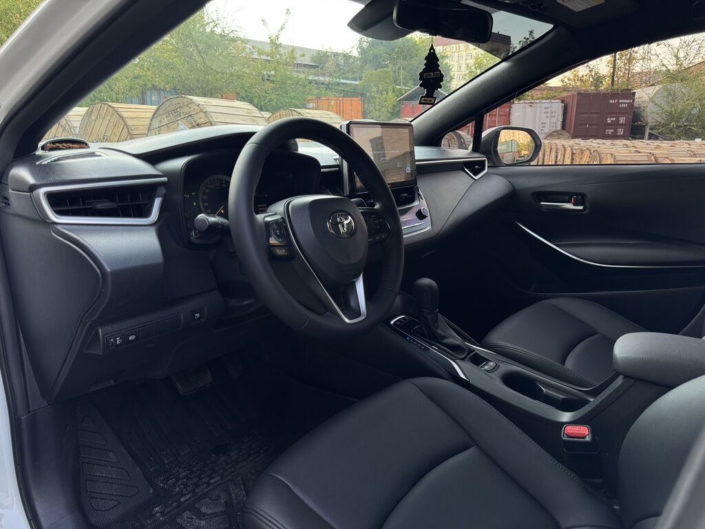 Toyota Corolla: 2019 г., 1.8 л, Вариатор, Гибрид, Седан: фото 5