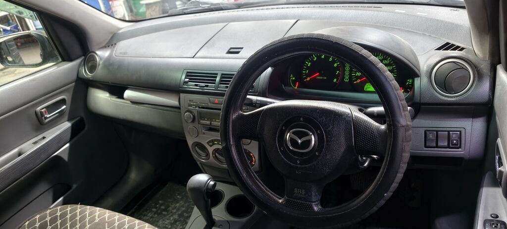 Mazda Demio: 2003 г., Автомат, Бензин: фото 4
