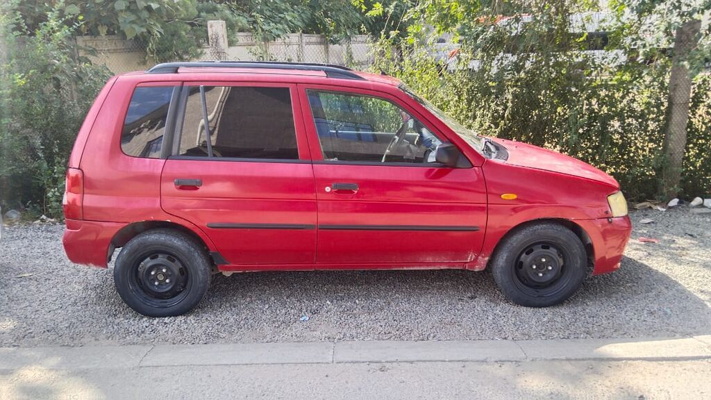 Mazda Demio: 2000 г., 1.5 л, Механика, Бензин, Хэтчбэк: фото 2