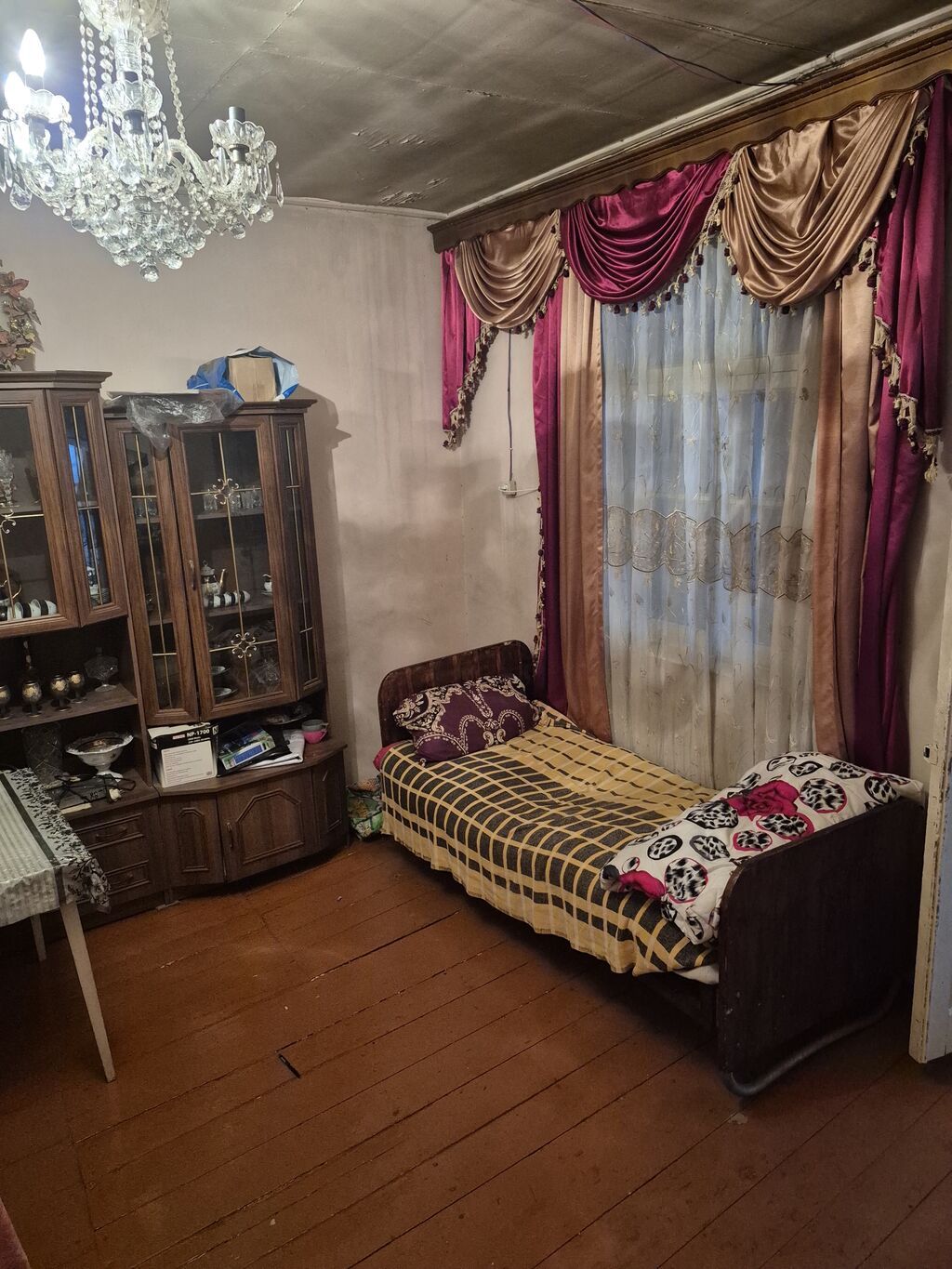 Bakı, Bülbülə qəs., 5 otaqlı, Köhnə tikili, m. Koroğlu, 120 kv. m