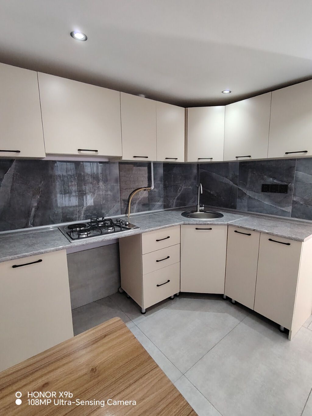 Yeni Suraxanı 2 otaqlı, 42 kv. m, Yeni təmirli
