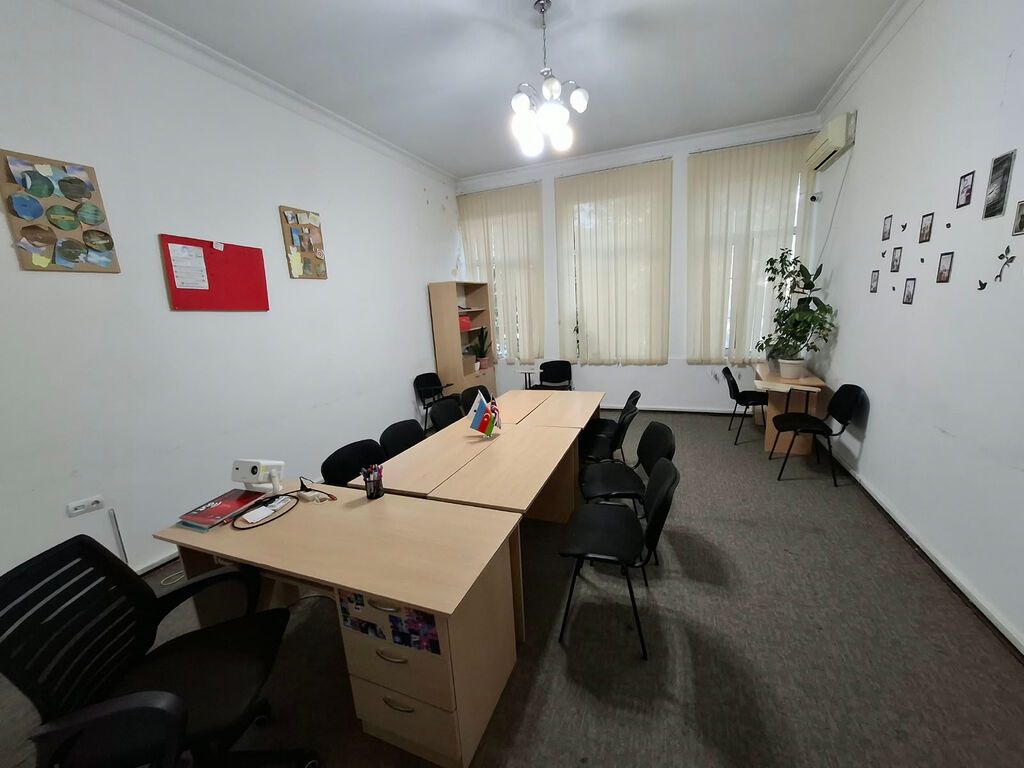 Bakı, 5 otaqlı, Köhnə tikili, 174 kv. m