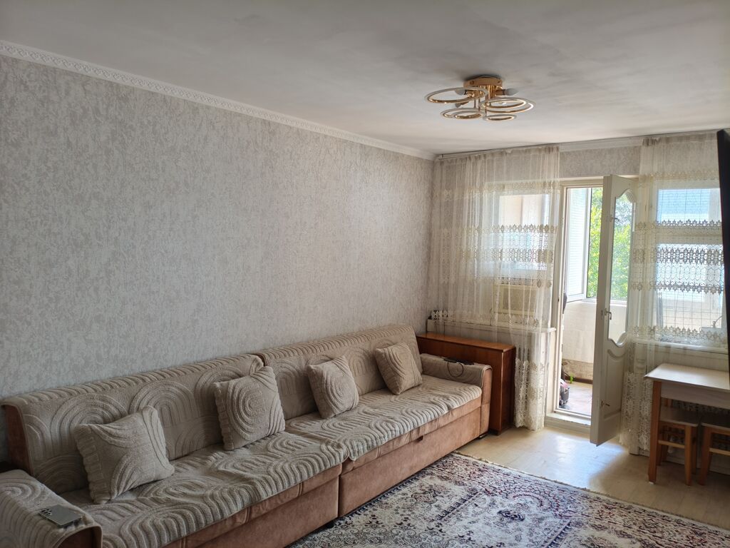 3 комнаты, 58 м², 104 серия, 4 этаж, Косметический ремонт: фото 2