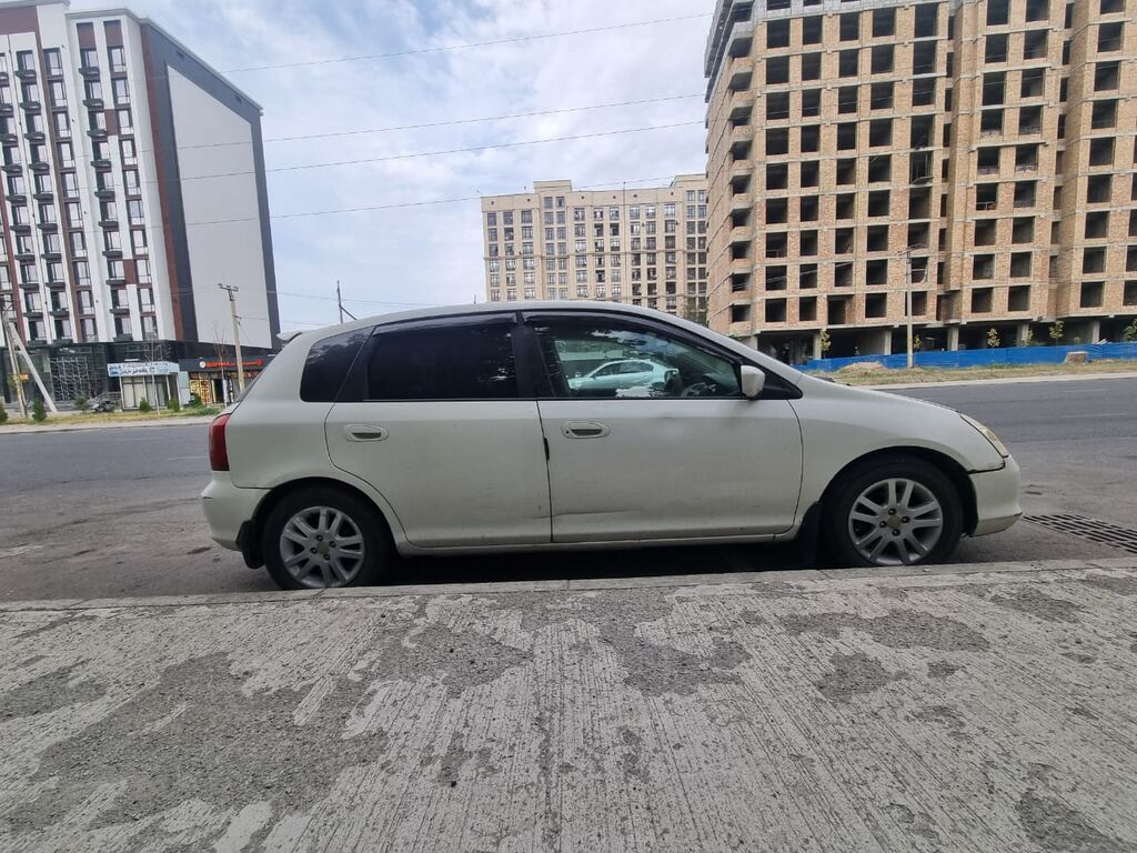 Honda Civic: 2001 г., Механика, Бензин, Хэтчбэк: фото 3