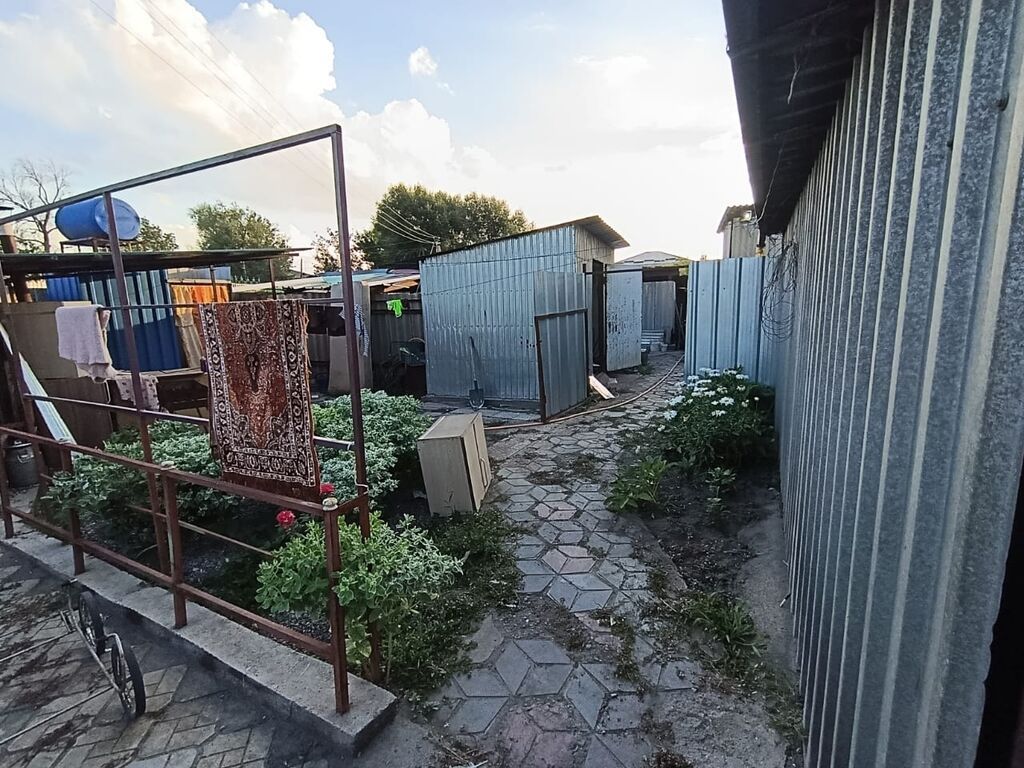 Продаётся жилой дом - Планировка: просторная кухня-столовая: фото 8