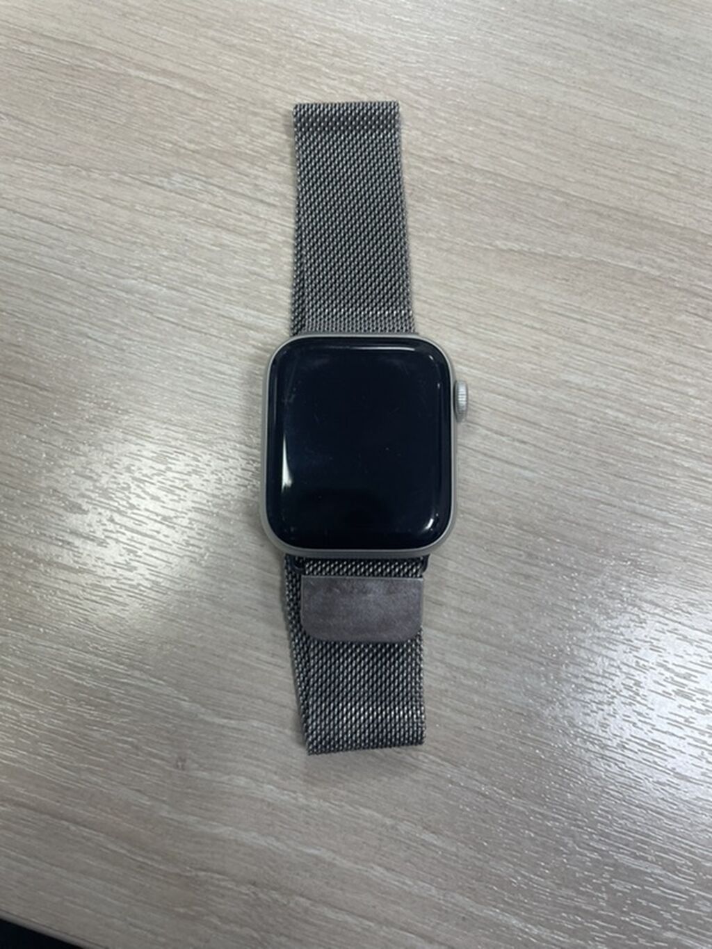 Продаю Apple Watch SE 2 поколения, 40 мм Имеется коробка, зарядка: фото 1