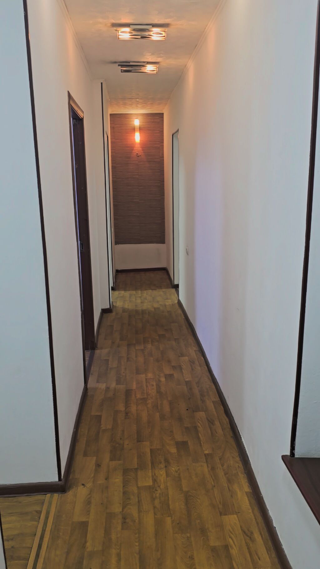 3 комнаты, 77 м², 104 серия, 1 этаж, Старый ремонт: фото 4