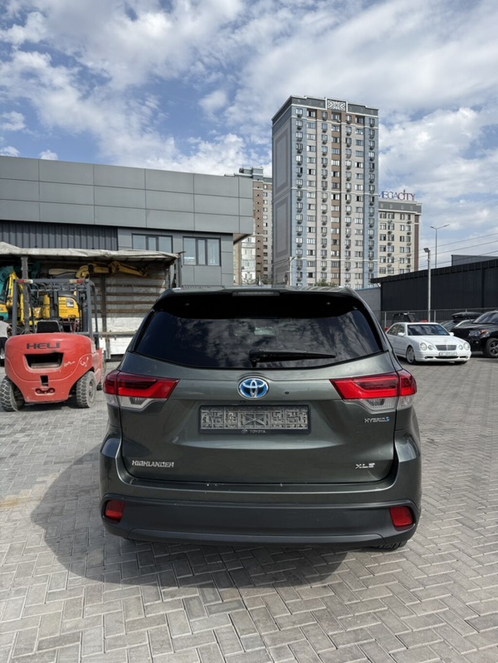 Toyota Highlander: 2018 г., 3.5 л, Автомат, Гибрид, Кроссовер: фото 3
