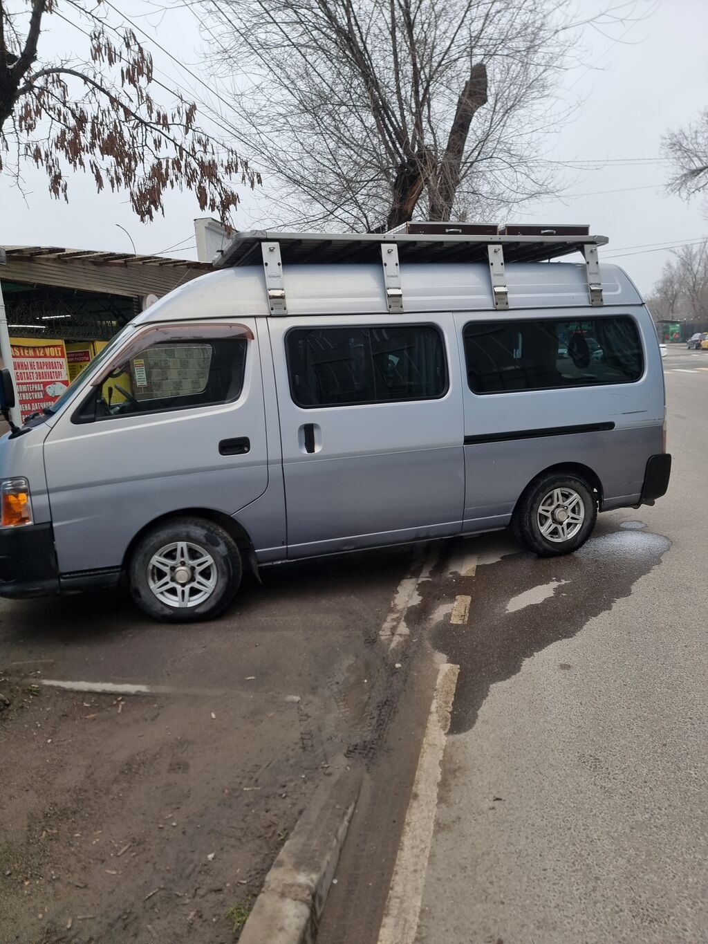 Toyota Hiace: 2006 г., 3 л, Автомат, Дизель, Бус: фото 3