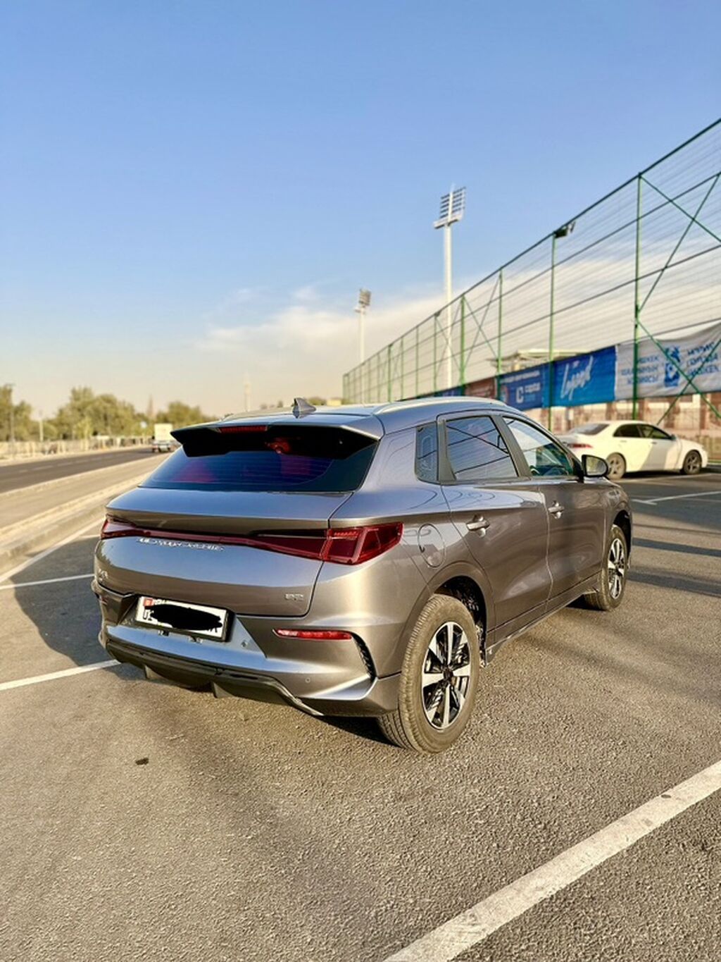 BYD E2: 2023 г., Электромобиль, Кроссовер: фото 3
