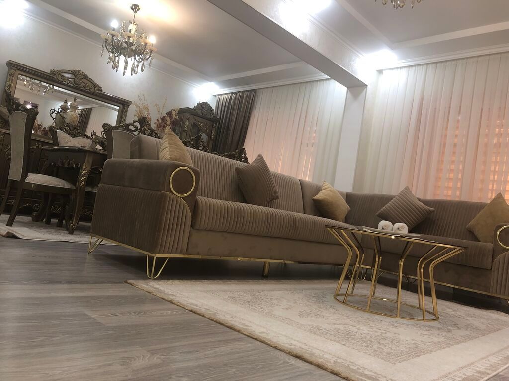 Bakı, Bakıxanov qəs., 5 otaqlı, Köhnə tikili, m. Neftçilər, 120 kv. m