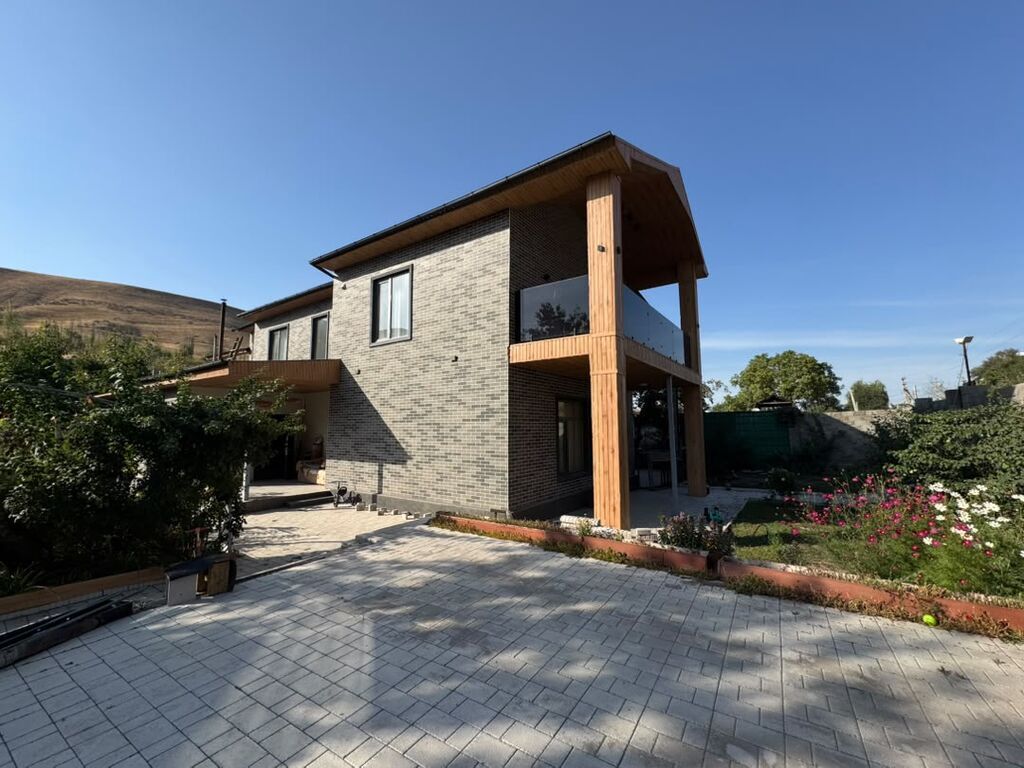 6 комнат и более, 300 м², 8 соток, Бишкек: фото 2