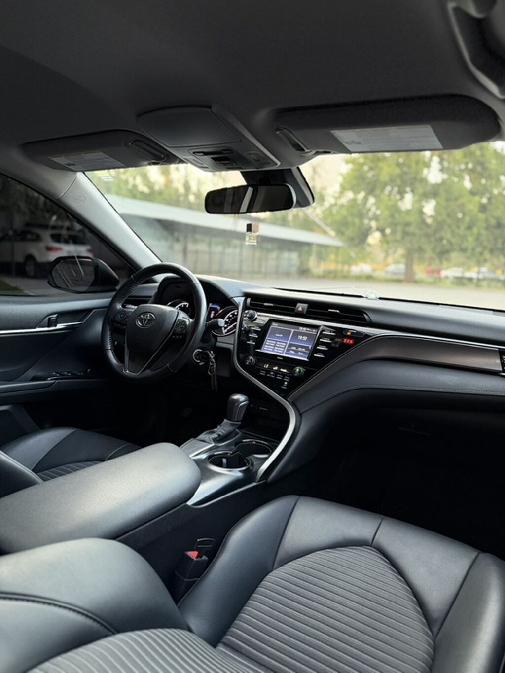 Toyota Camry: 2020 г., 2.5 л, Автомат, Бензин, Седан: фото 7
