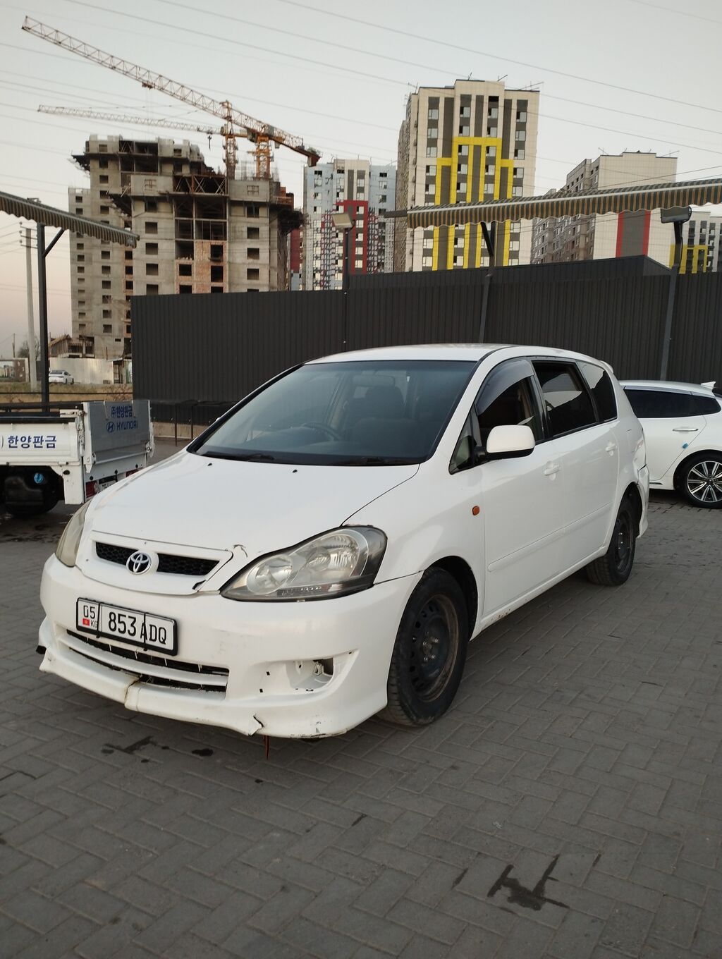 Toyota Ipsum: 2005 г., 2.4 л, Автомат, Бензин, Минивэн — фото 1