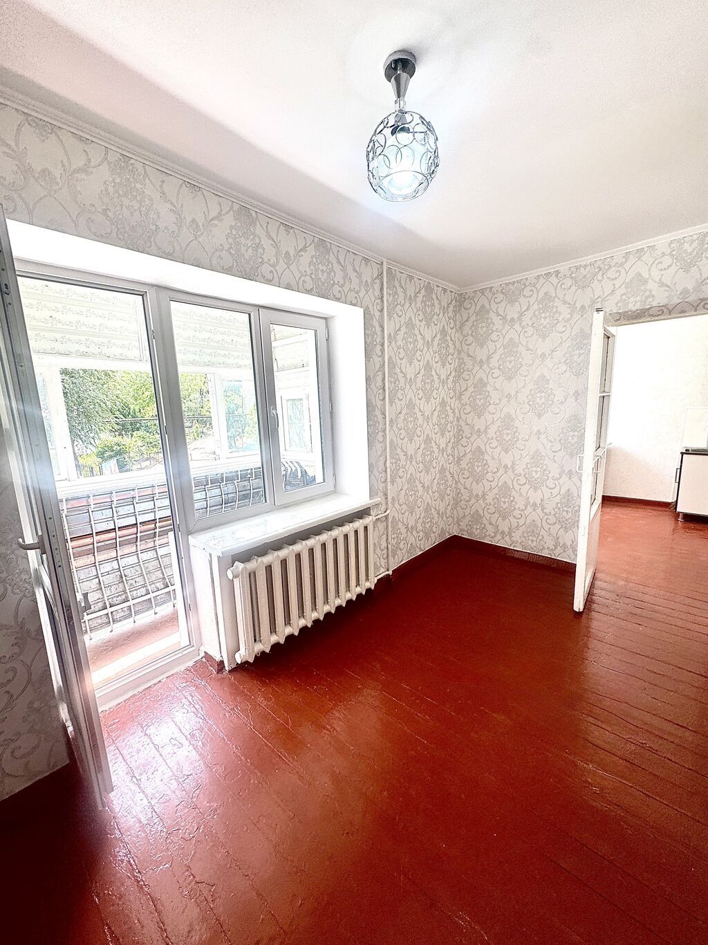 Продам 2-комнатную квартиру, 42 м², 2 этаж: фото 2