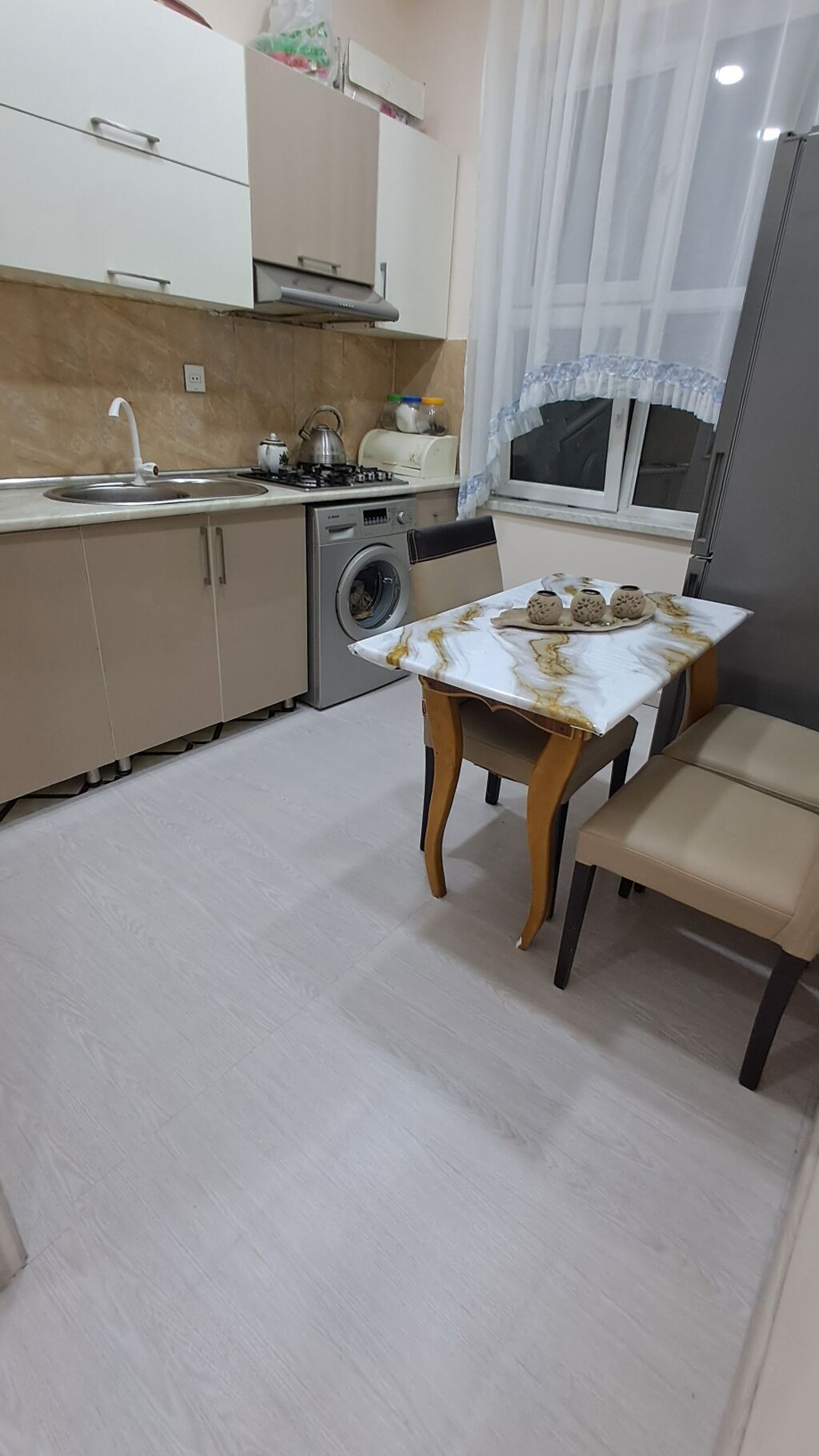 2otaqlı mənzil – dəhliz və qonaq otağı - Planlaşdırma: Uzun geniş