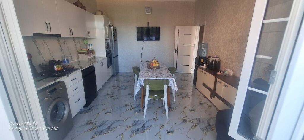 4 otaqlı, 135 kv. m, Yeni təmirli