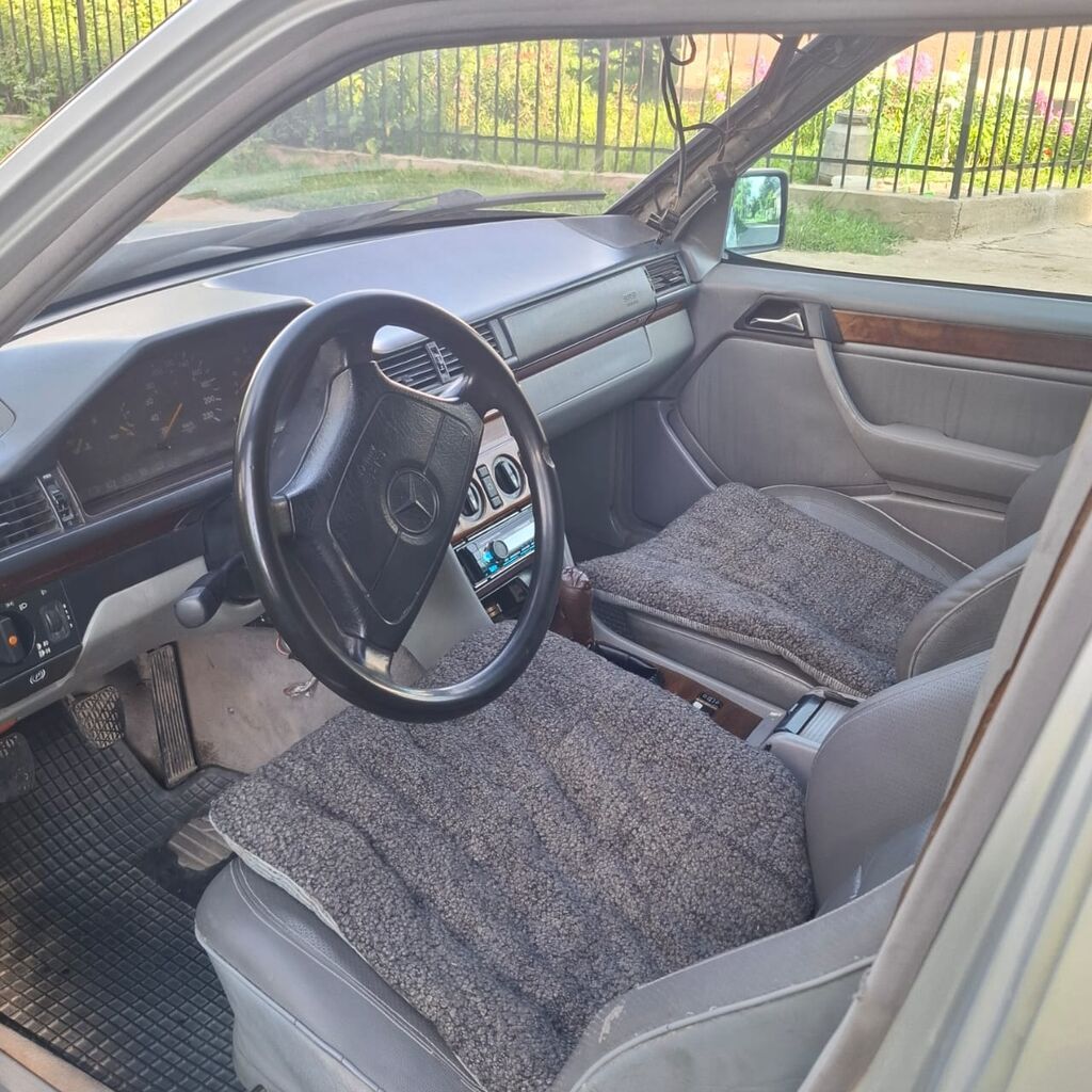 Mercedes-Benz W124: 1995 г., 2.5 л, Механика, Дизель, Седан: фото 2