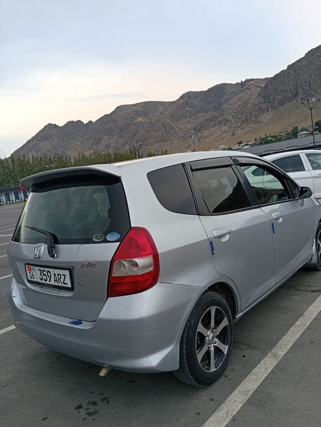 Honda Fit: 2002 г., 1.3 л, Автомат, Бензин, Хэтчбэк: фото 2