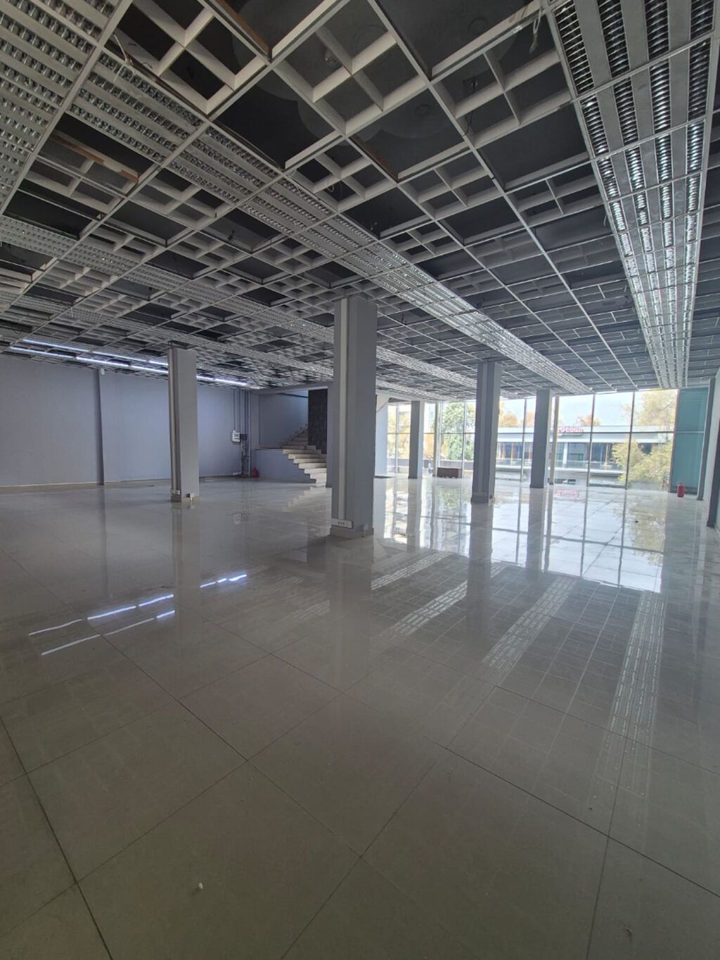 ƏHMƏDLİ METROSUNA PİYADA MƏSAFƏDƏ — 4 MƏRTƏBƏLİ 1.140 M² KOMMERSİYA
