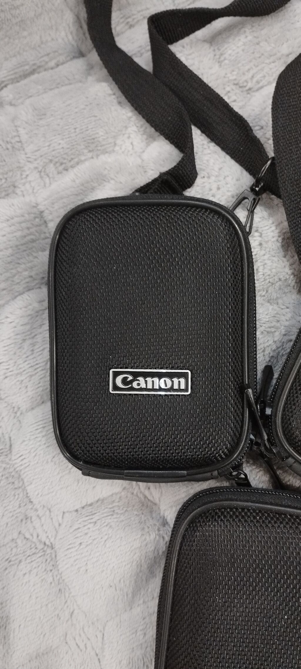 Продаю чехлы сумочки твердые для фотоаппарата Canon новые один: фото 3