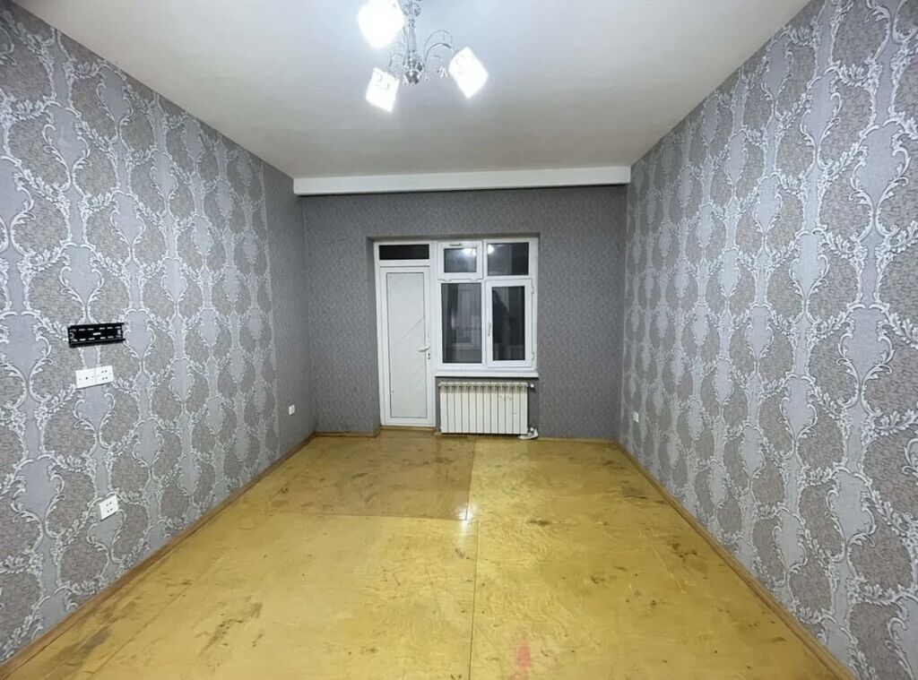 Sumqayıt, 3 otaqlı, Köhnə tikili, 65 kv. m