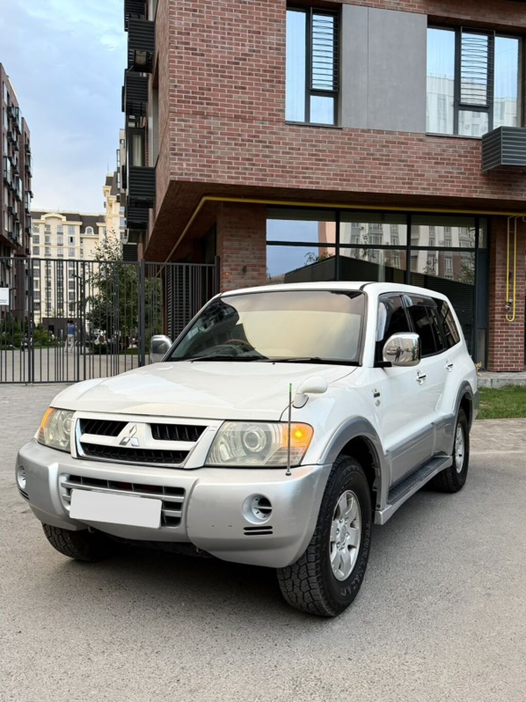 Mitsubishi Pajero: 2003 г., 3 л, Автомат, Бензин, Внедорожник: фото 4