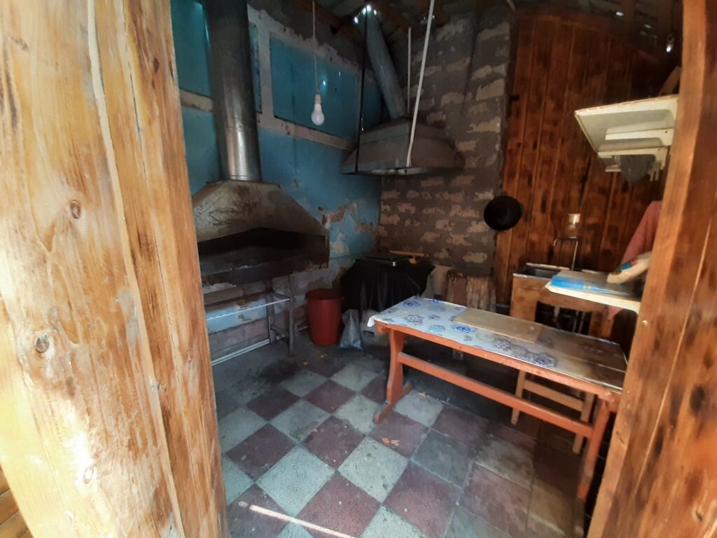 Ehmedide Xəzər yolun üstündə yerləşir Arendadi hazir indi 2000di