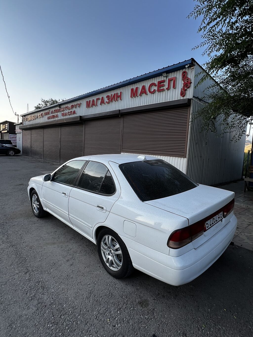 Nissan Sunny: 2001 г., 1.5 л, Автомат, Газ, Седан: фото 3