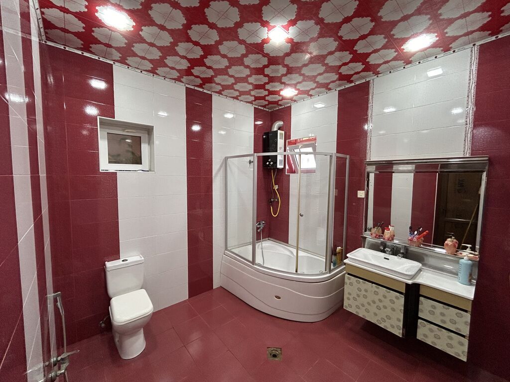 6 otaqlı, Yeni tikili, 260 kv. m