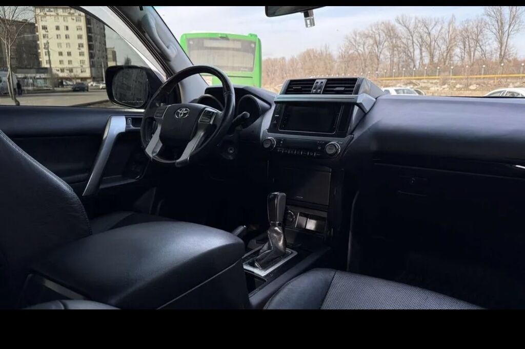 Toyota Land Cruiser Prado: 2014 г., 2.7 л, Автомат, Бензин, Внедорожник: фото 4