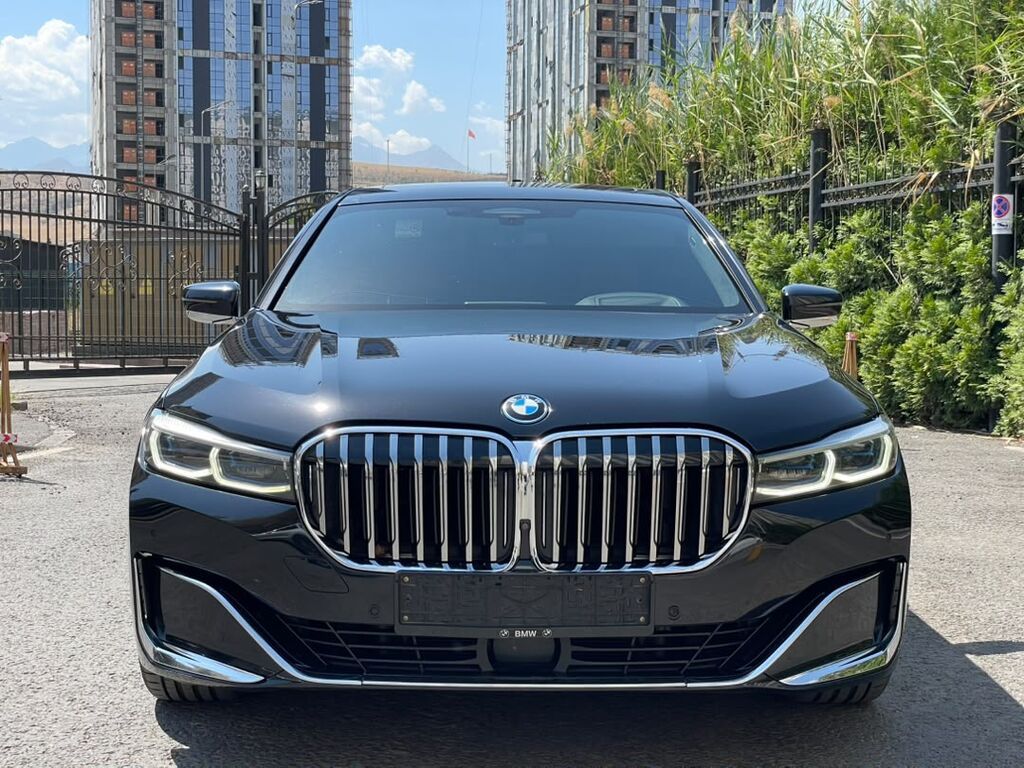 BMW 7 series: 2022 г., 3 л, Автомат, Гибрид, Седан: фото 3