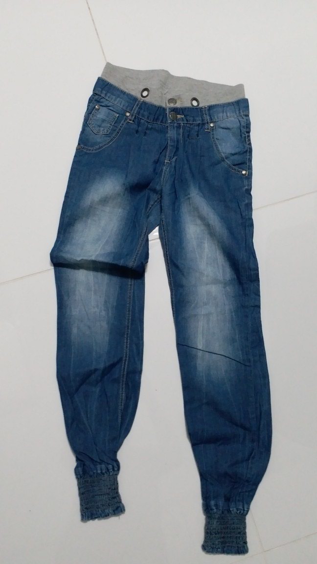 Dečije Farmerke i Pantalone: Farmerke 10 /11 godina na lalafo.rs Farmerke 10 /11 godina - Vrsac