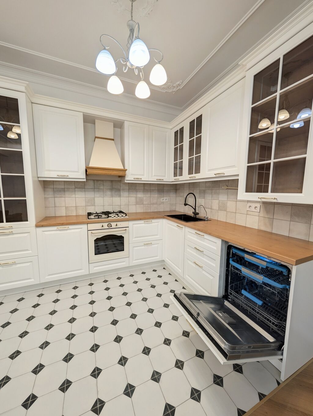 3 комнаты, 101 м², Золотой квадрат Элитка, 7 этаж, Дизайнерский ремонт: фото 5