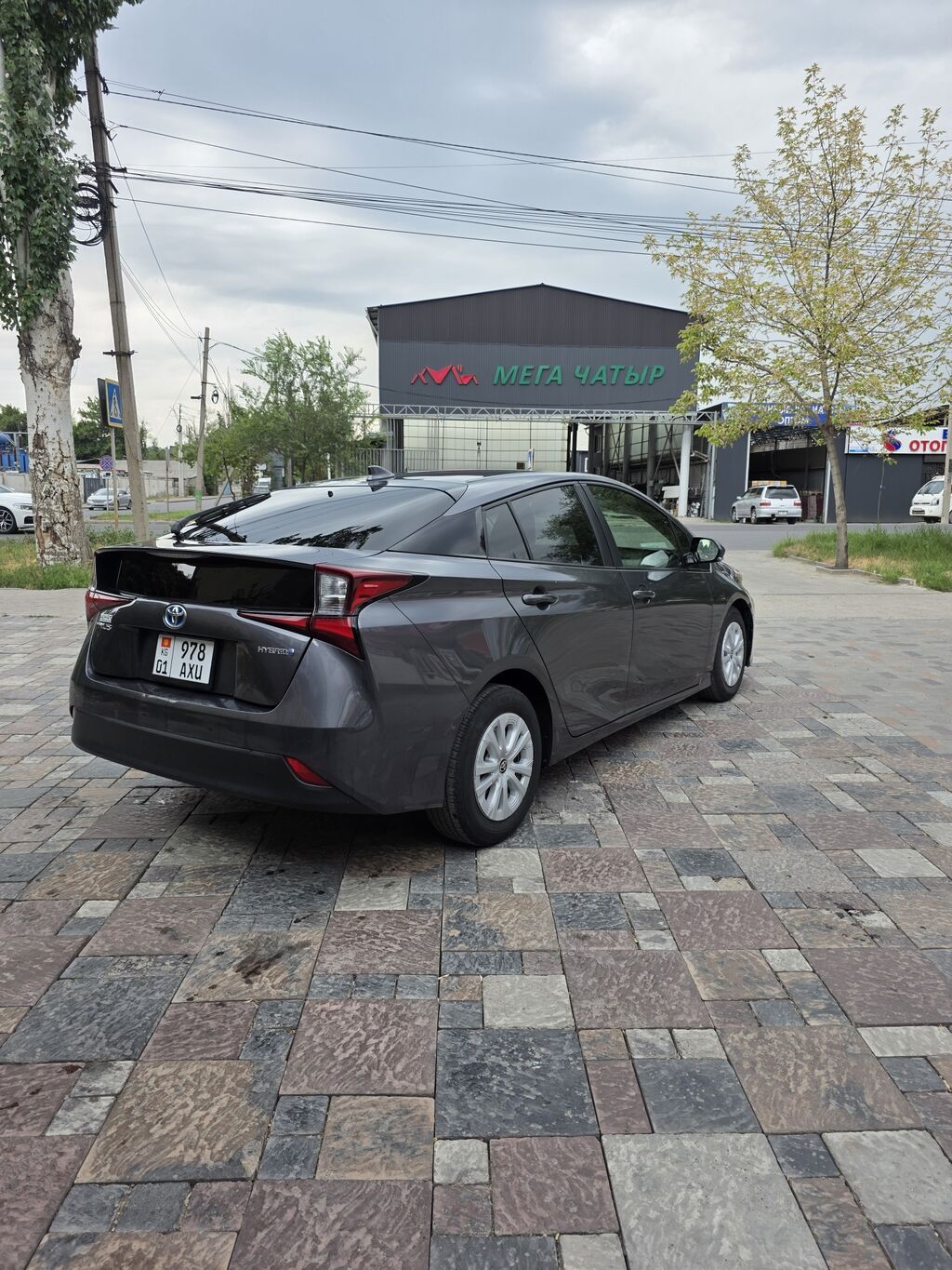 Toyota Prius: 2019 г., Автомат, Гибрид, Хэтчбэк: фото 3