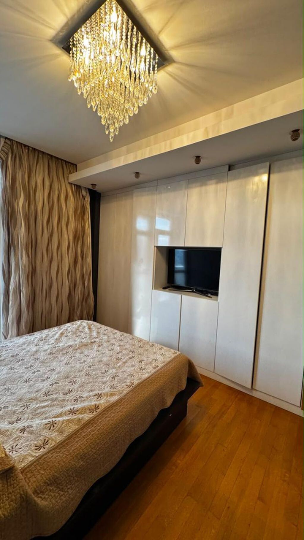 Kirayə 4 otaqlı mənzil – Xətai metrosuna yaxın, Natiq Əliyev küç.