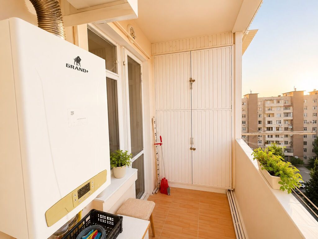 Bakı, Bakıxanov qəs., 3 otaqlı, Köhnə tikili, 85 kv. m
