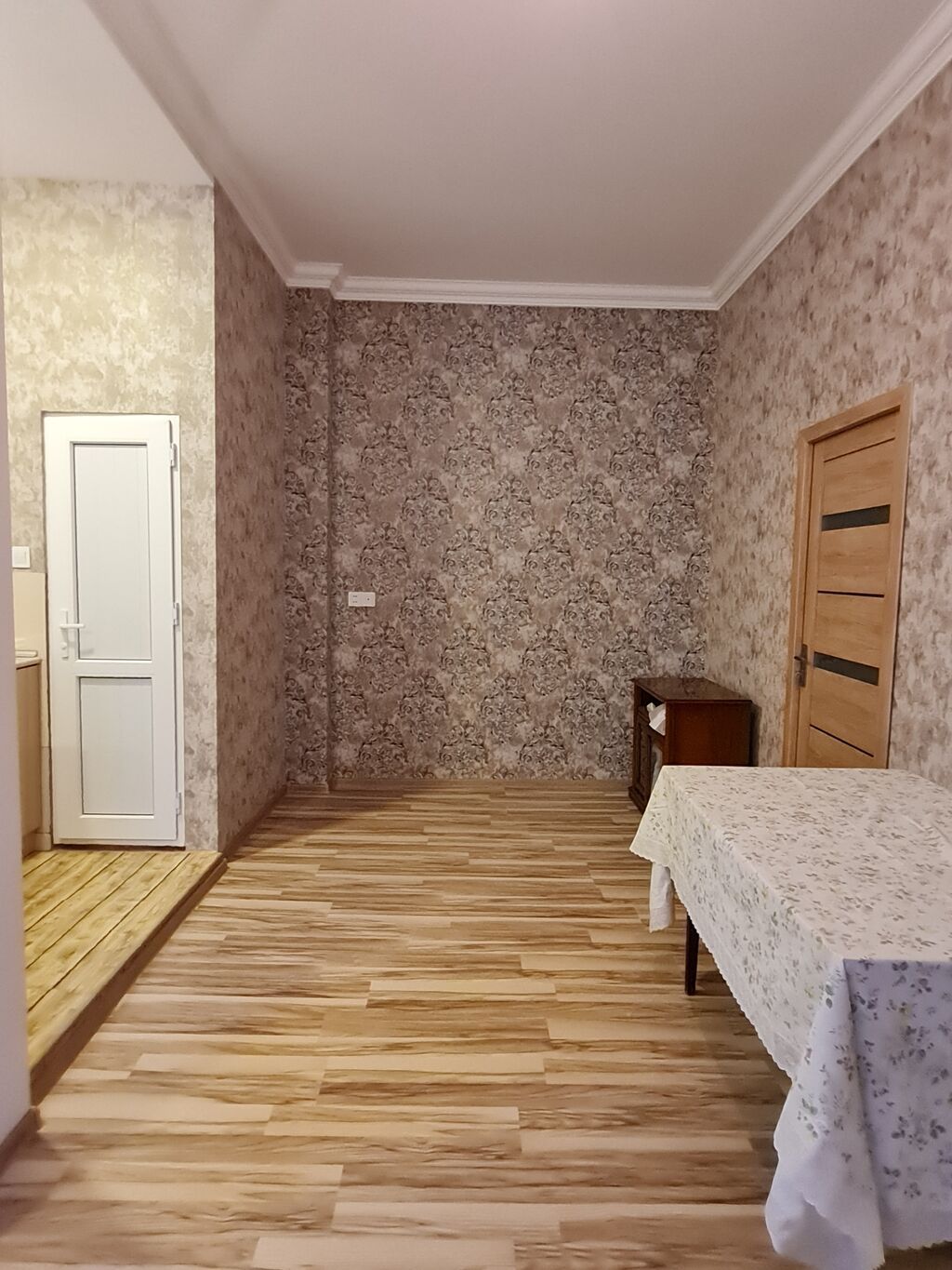 3 otaqlı, 100 kv. m, Yeni təmirli