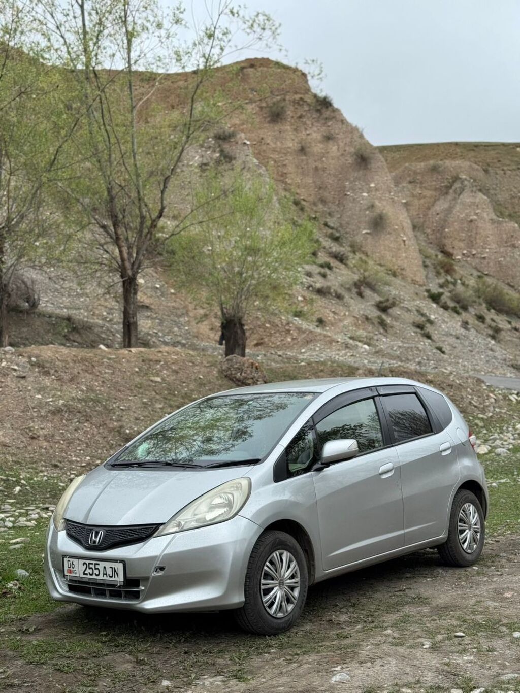 Honda Fit: 2012 г., 1.4 л, Автомат, Бензин, Хэтчбэк: фото 3