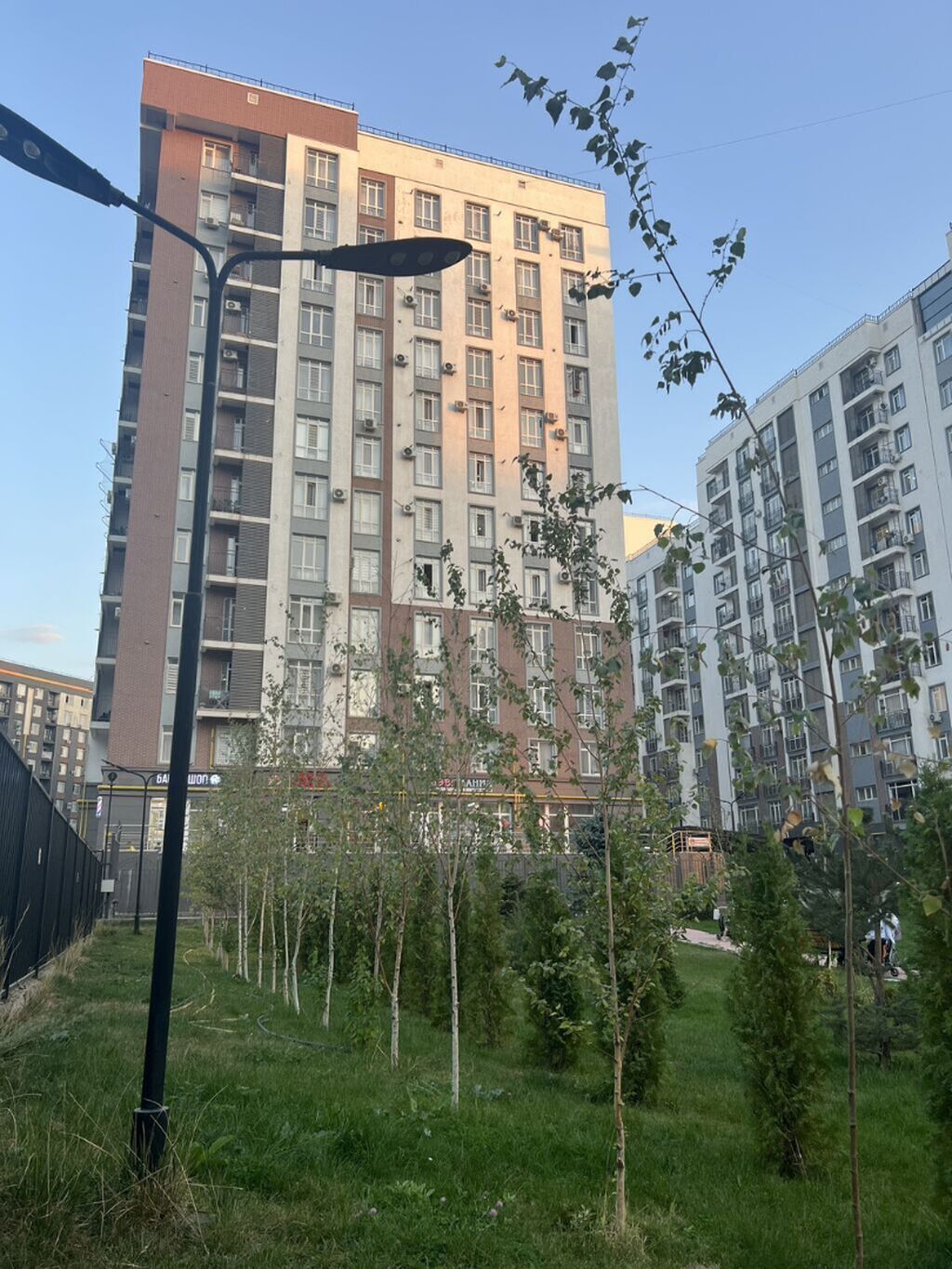 3 комнаты, 103 м², АУЦА Элитка, 13 этаж, ПСО (под самоотделку): фото 1