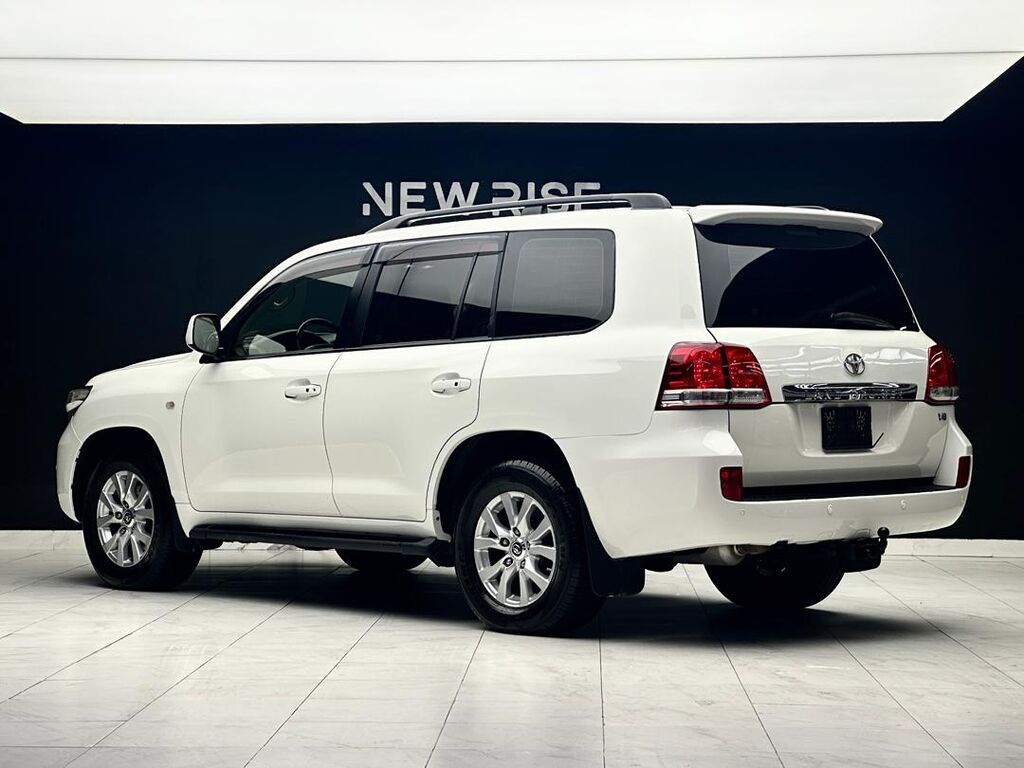 Toyota Land Cruiser: 2008 г., 4.7 л, Автомат, Газ, Внедорожник — фото 5