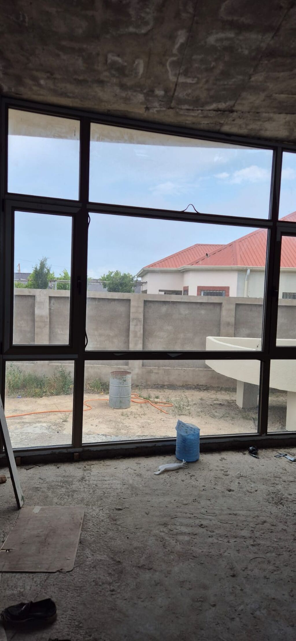 5 otaqlı, 220 kv. m, Təmirsiz