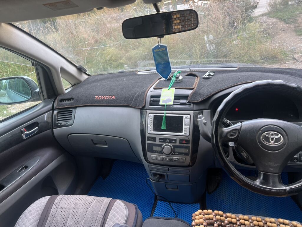 Toyota Ipsum: 2001 г., Автомат, Бензин, Минивэн: фото 5