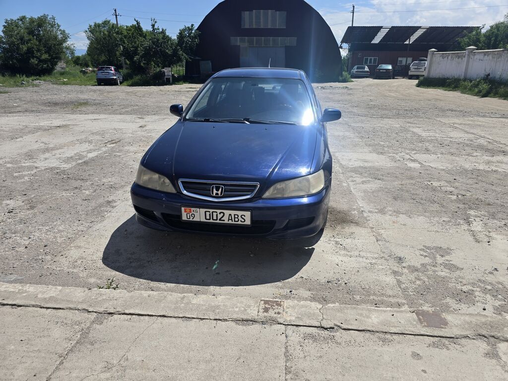 Honda Accord: 2001 г., 1.8 л, Механика, Бензин, Седан: фото 7